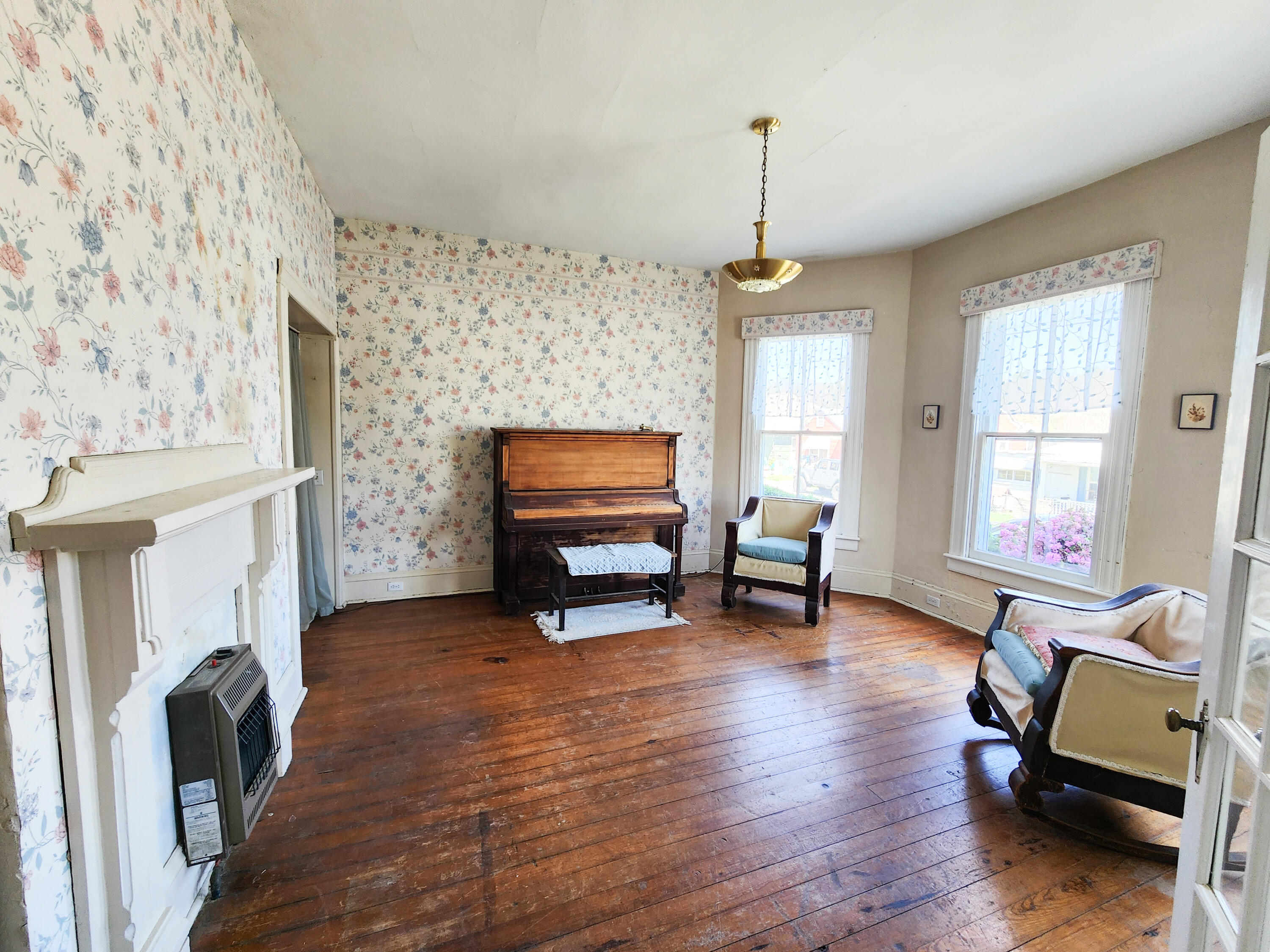 501 Brussels Ave, Clifton Forge, Virginia image 12