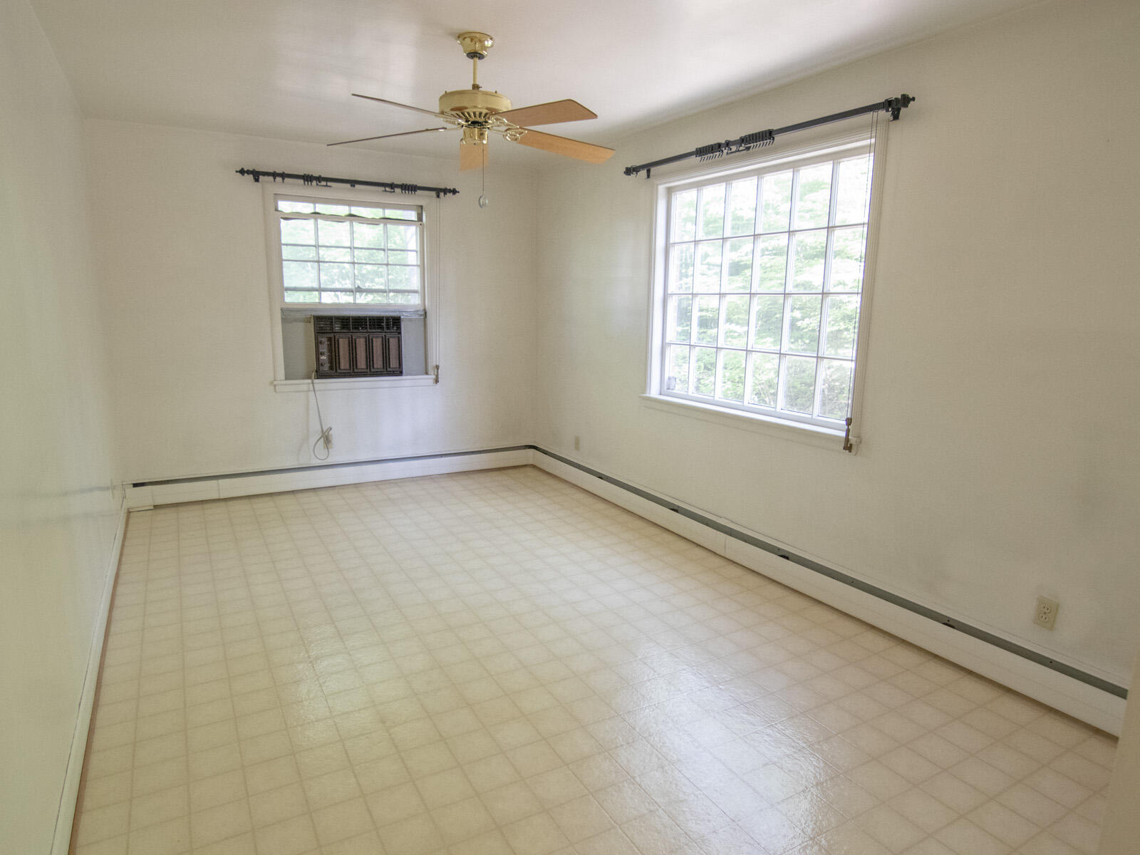 1009 Hardy Rd, Vinton, Virginia image 6