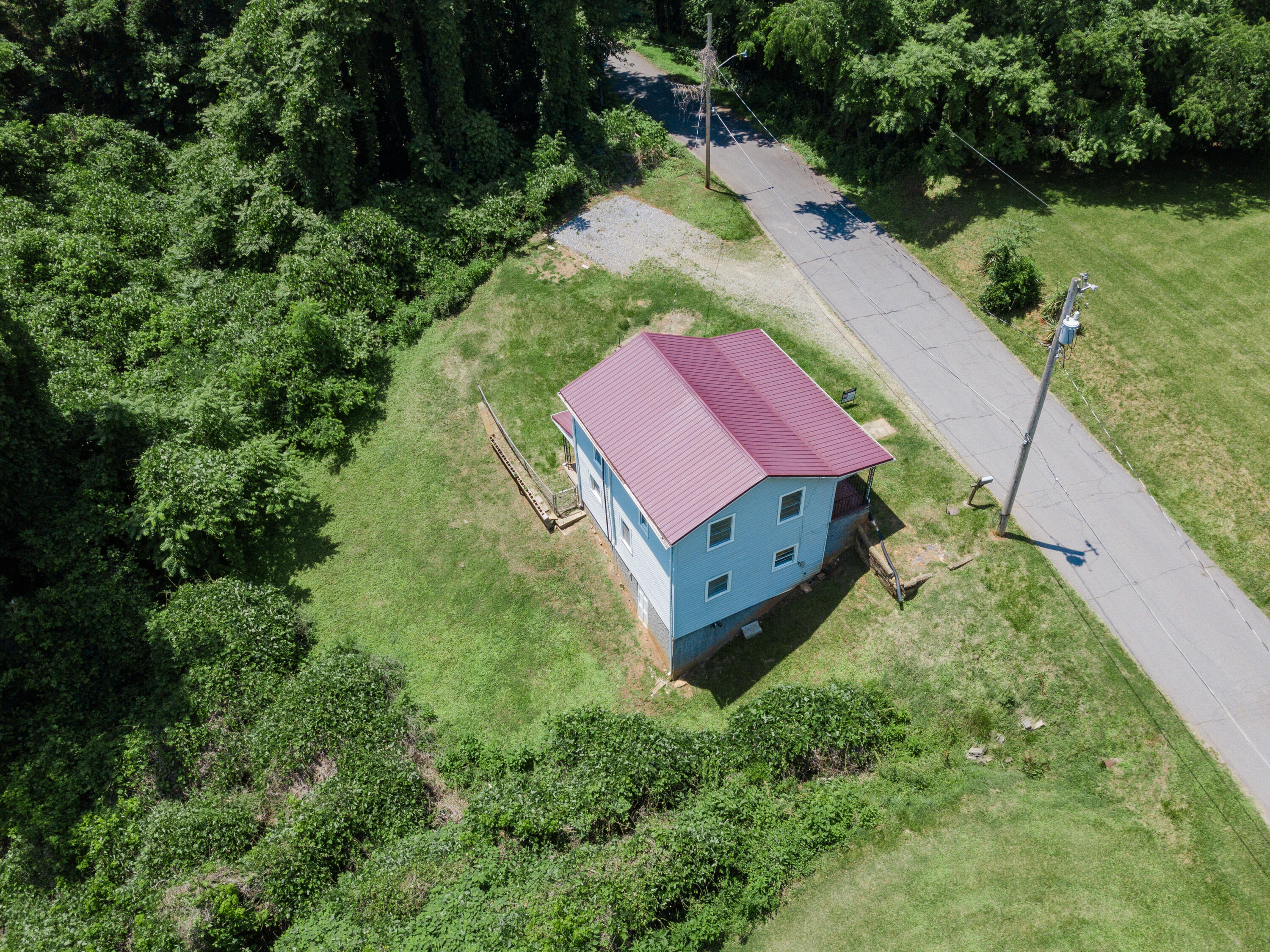 1669 Roundabout Rd, Martinsville, Virginia image 2