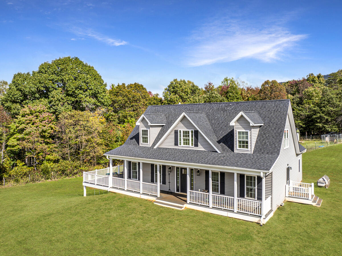 1169 Mountain Creek Ln, Big Island, Virginia image 2