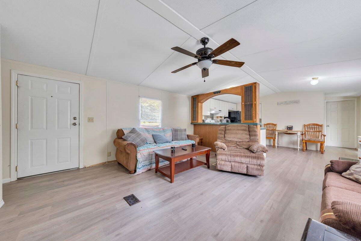 2028 Twin Peaks Dr, Bedford, Virginia image 4