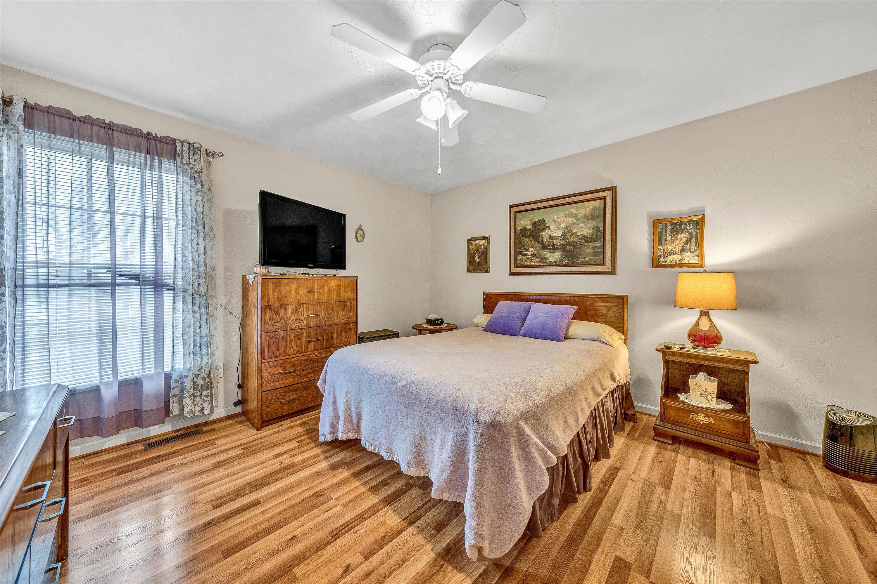 1190 Carroll Rd, Goodview, Virginia image 16