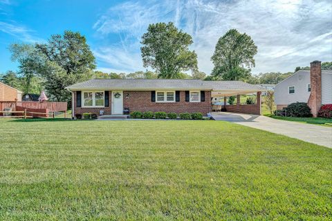 Homes For Sale - 3026 Pebble Dr<br/> Roanoke, VA 24014