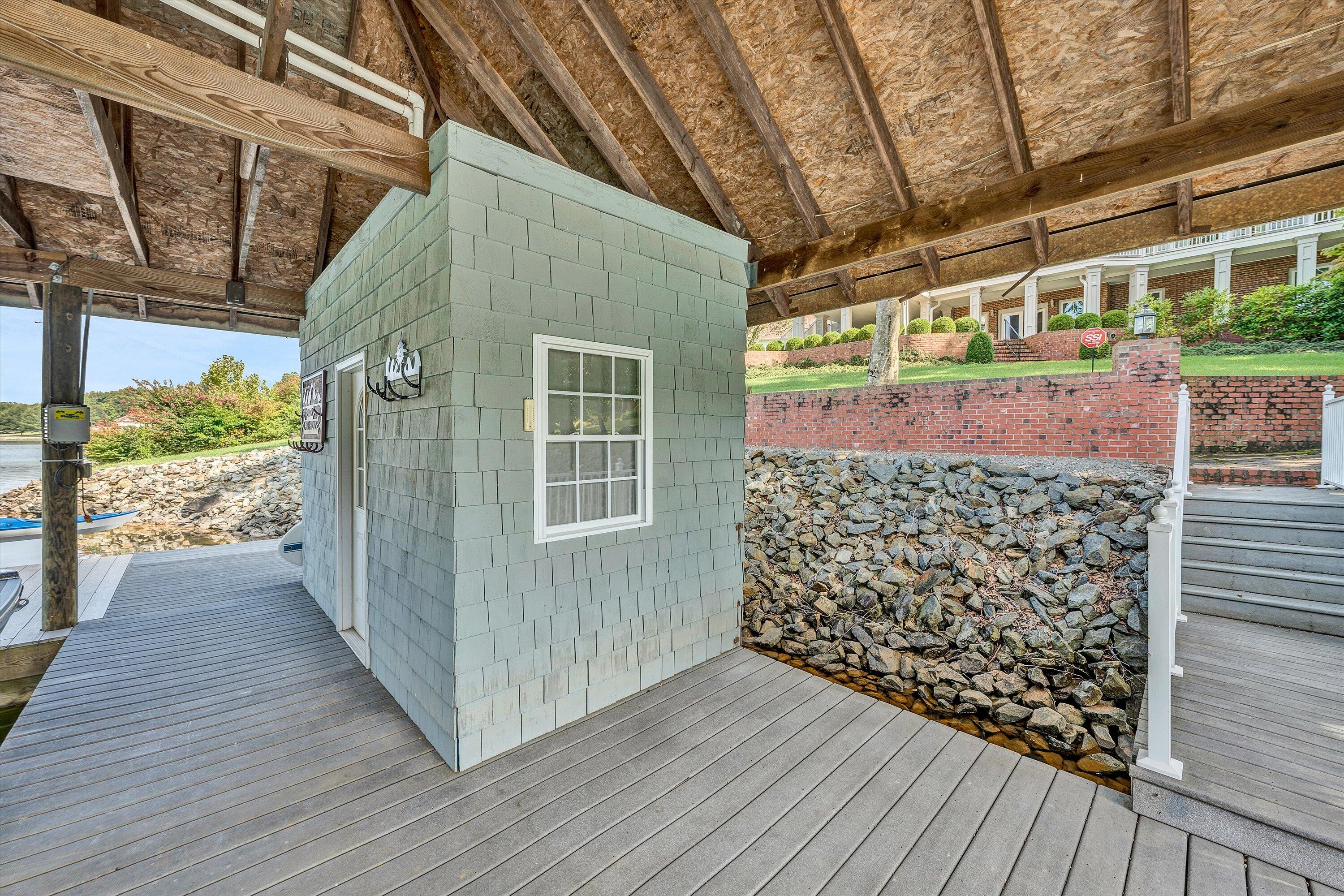 Union Hall, Virginia 24176, United States, 5 Bedrooms Bedrooms, ,6 BathroomsBathrooms,Residential,Active,45158