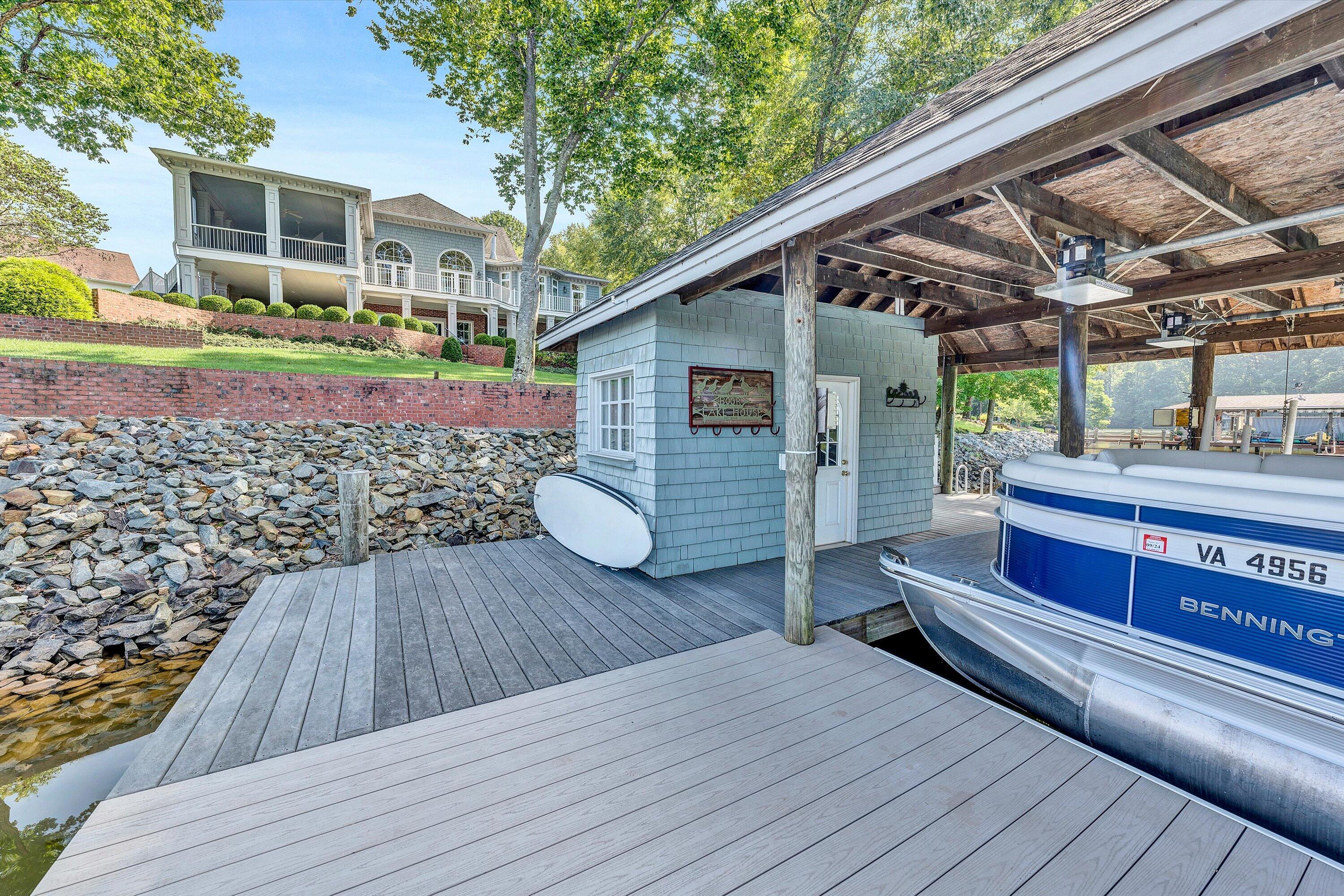 Union Hall, Virginia 24176, United States, 5 Bedrooms Bedrooms, ,6 BathroomsBathrooms,Residential,Active,45158