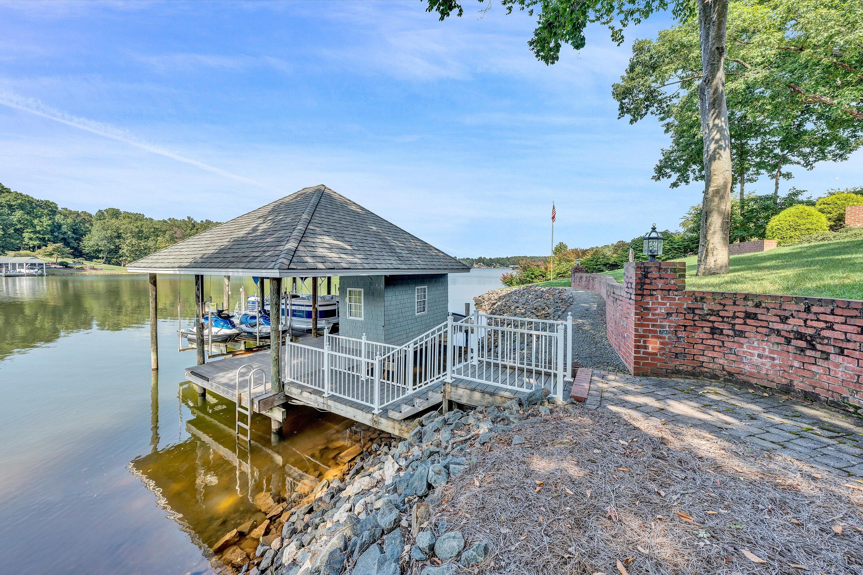 Union Hall, Virginia 24176, United States, 5 Bedrooms Bedrooms, ,6 BathroomsBathrooms,Residential,Active,45158