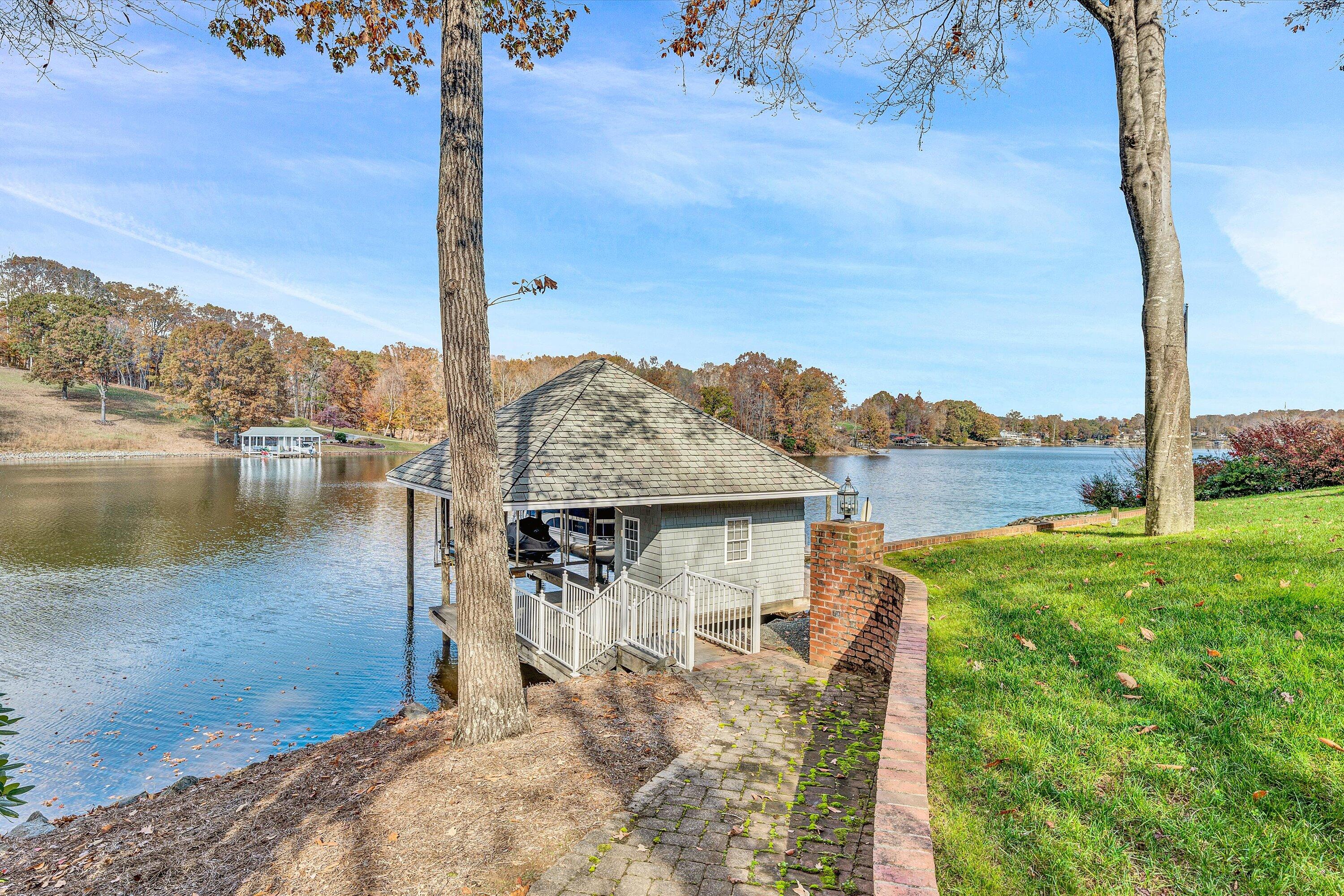 Union Hall, Virginia 24176, United States, 5 Bedrooms Bedrooms, ,6 BathroomsBathrooms,Residential,Active,45158