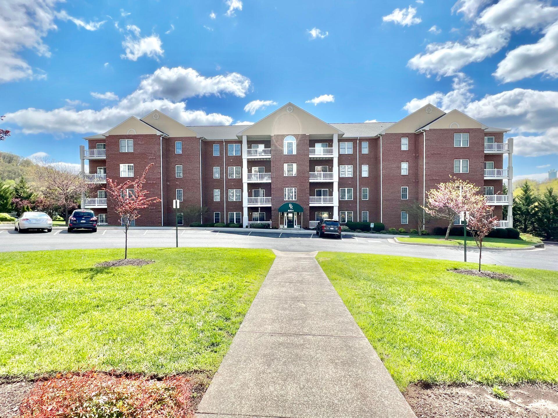 4448 Pheasant Ridge Rd #305, Roanoke, Virginia image 1