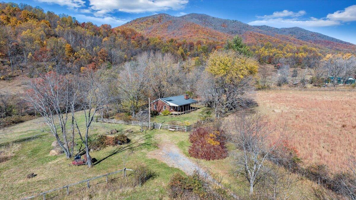 Big Island, Virginia 24526, United States, 2 Bedrooms Bedrooms, ,1 BathroomBathrooms,Residential,Pending,241567