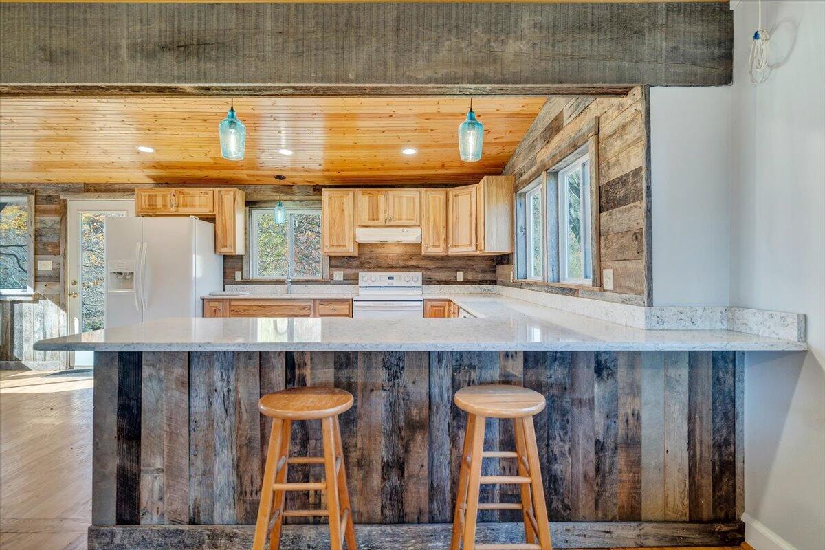 Big Island, Virginia 24526, United States, 2 Bedrooms Bedrooms, ,1 BathroomBathrooms,Residential,Pending,241567