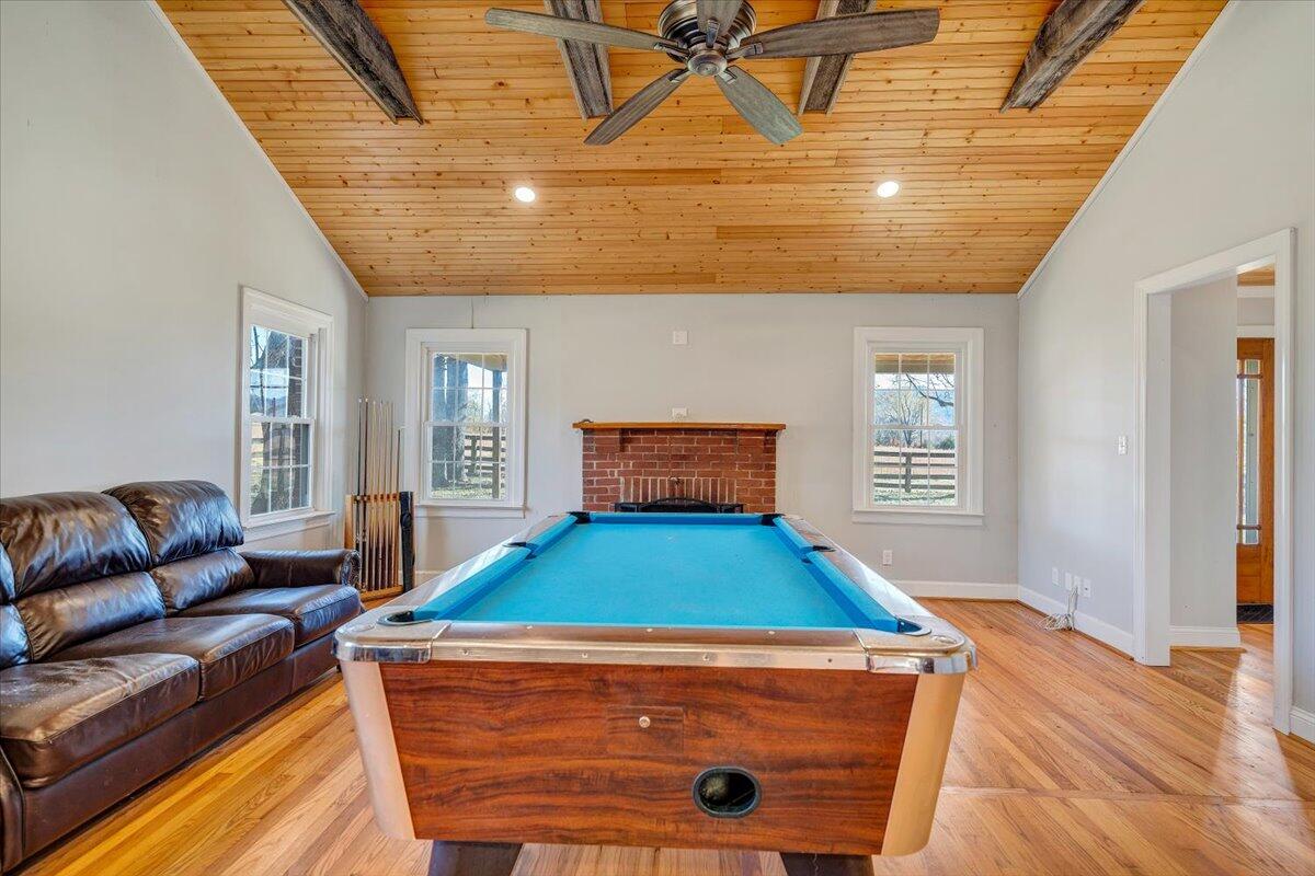 Big Island, Virginia 24526, United States, 2 Bedrooms Bedrooms, ,1 BathroomBathrooms,Residential,Pending,241567