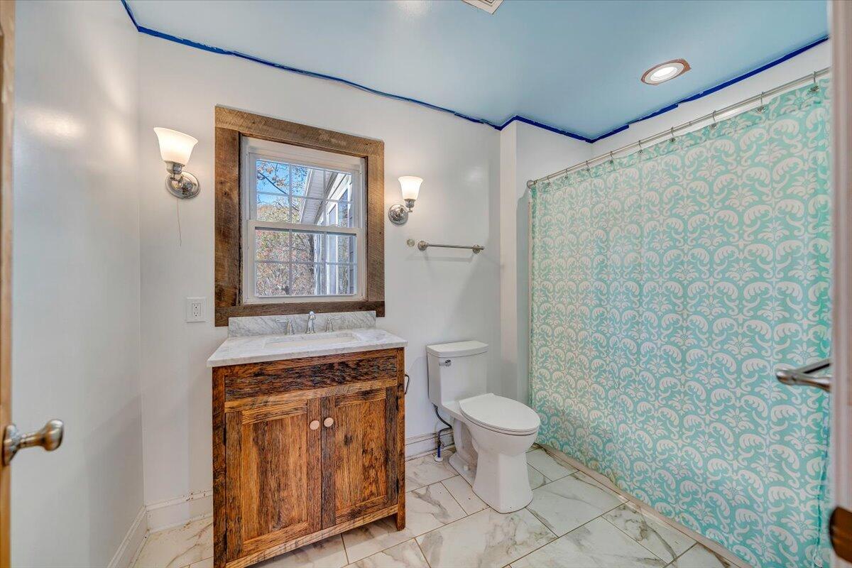 Big Island, Virginia 24526, United States, 2 Bedrooms Bedrooms, ,1 BathroomBathrooms,Residential,Pending,241567