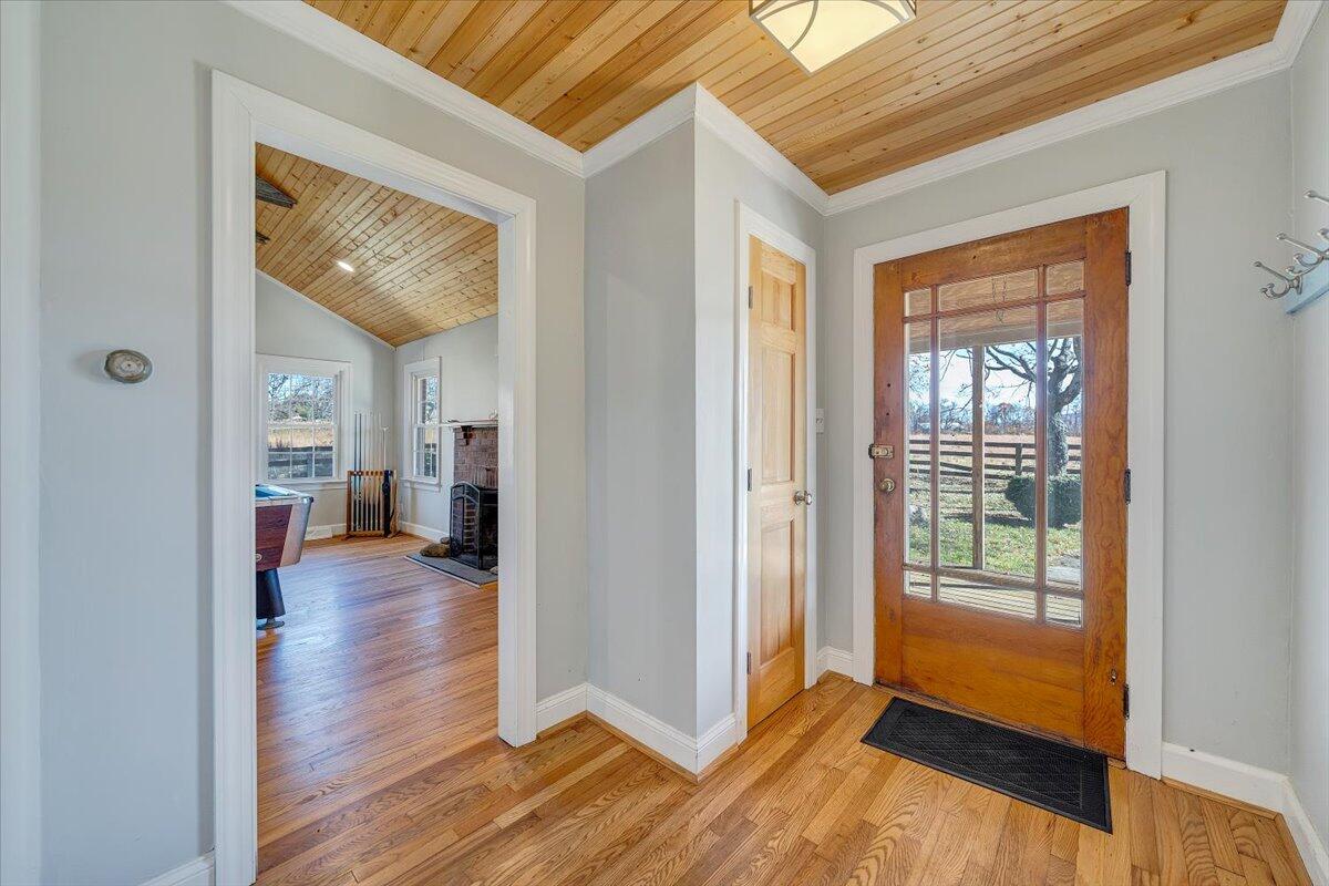 Big Island, Virginia 24526, United States, 2 Bedrooms Bedrooms, ,1 BathroomBathrooms,Residential,Pending,241567