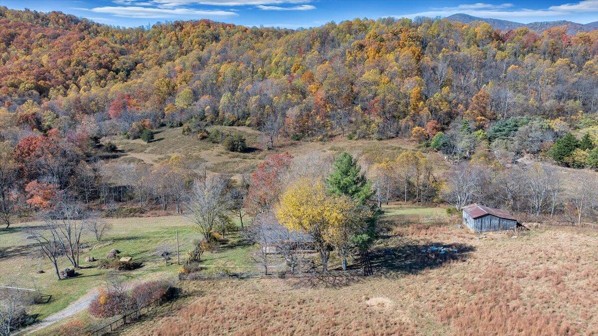 Big Island, Virginia 24526, United States, 2 Bedrooms Bedrooms, ,1 BathroomBathrooms,Residential,Pending,241567