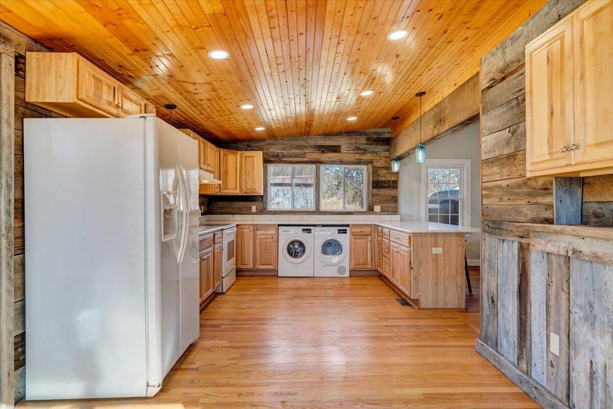 Big Island, Virginia 24526, United States, 2 Bedrooms Bedrooms, ,1 BathroomBathrooms,Residential,Pending,241567