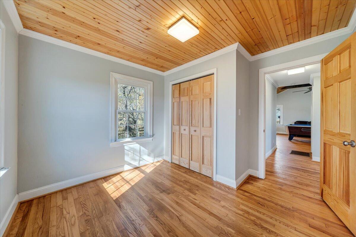 Big Island, Virginia 24526, United States, 2 Bedrooms Bedrooms, ,1 BathroomBathrooms,Residential,Pending,241567