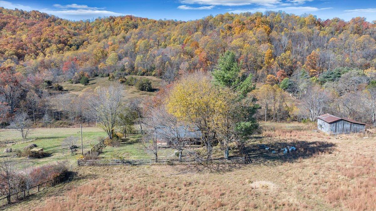 Big Island, Virginia 24526, United States, 2 Bedrooms Bedrooms, ,1 BathroomBathrooms,Residential,Pending,241567