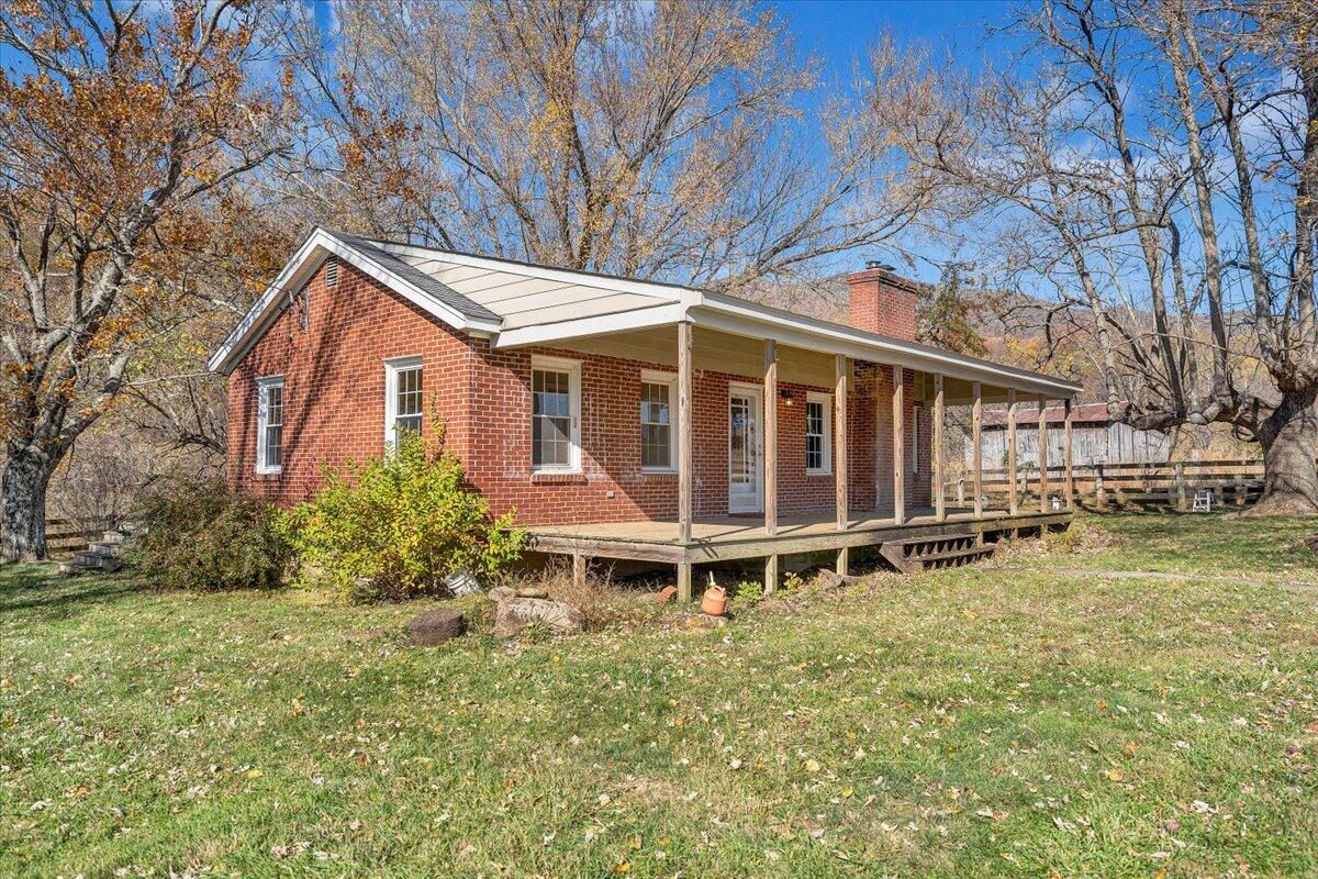 Big Island, Virginia 24526, United States, 2 Bedrooms Bedrooms, ,1 BathroomBathrooms,Residential,Pending,241567