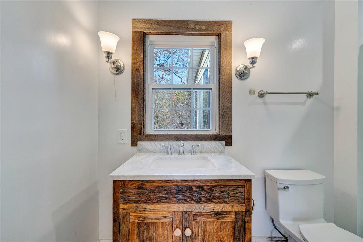 Big Island, Virginia 24526, United States, 2 Bedrooms Bedrooms, ,1 BathroomBathrooms,Residential,Pending,241567