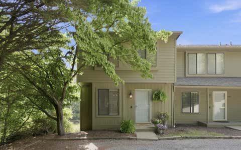 Townhouse For Sale - 204 Harbor Ridge Dr<br/> Goodview, VA 24095