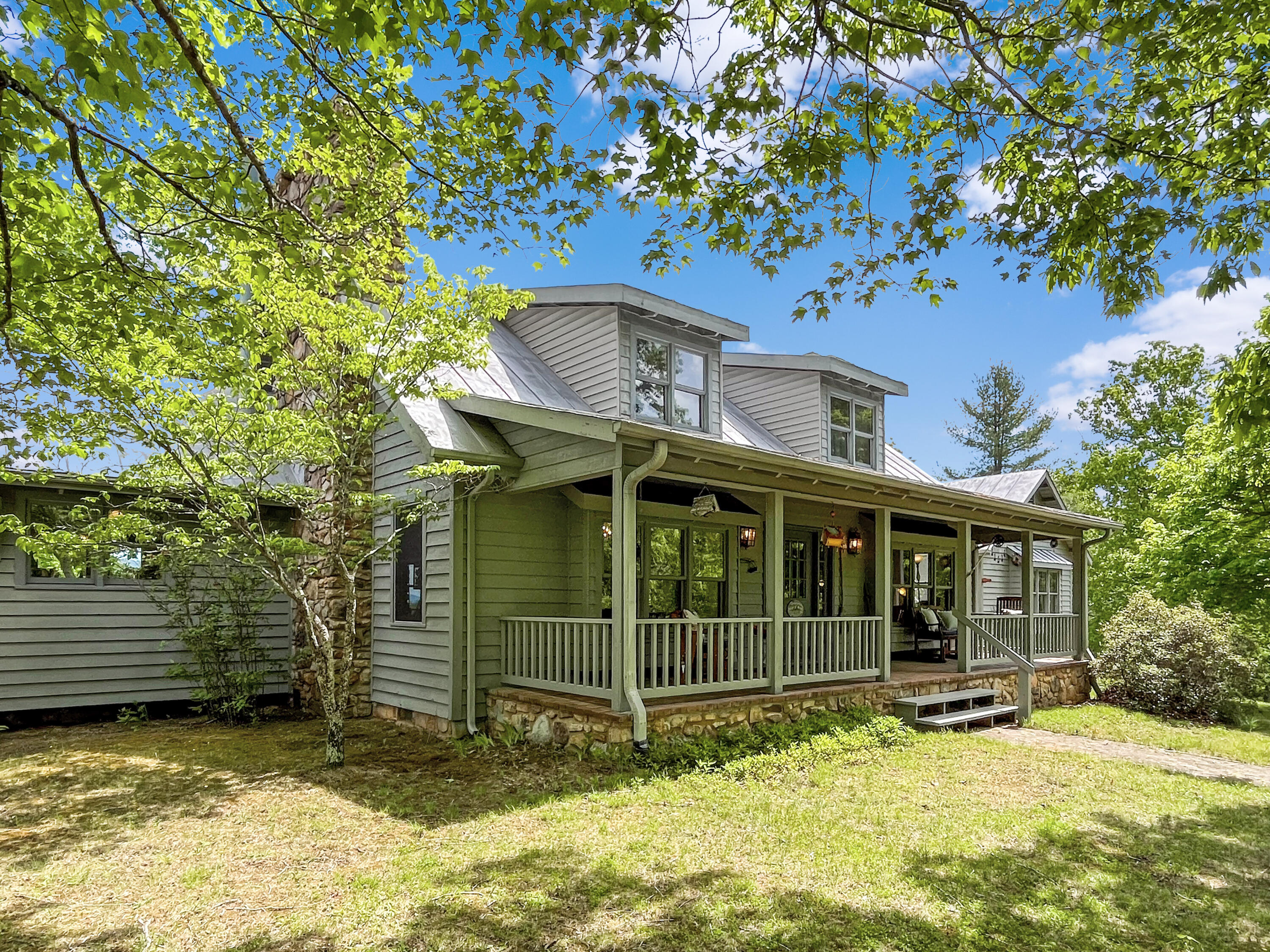 388 Hemlock Ridge Ln, Catawba, Virginia image 2