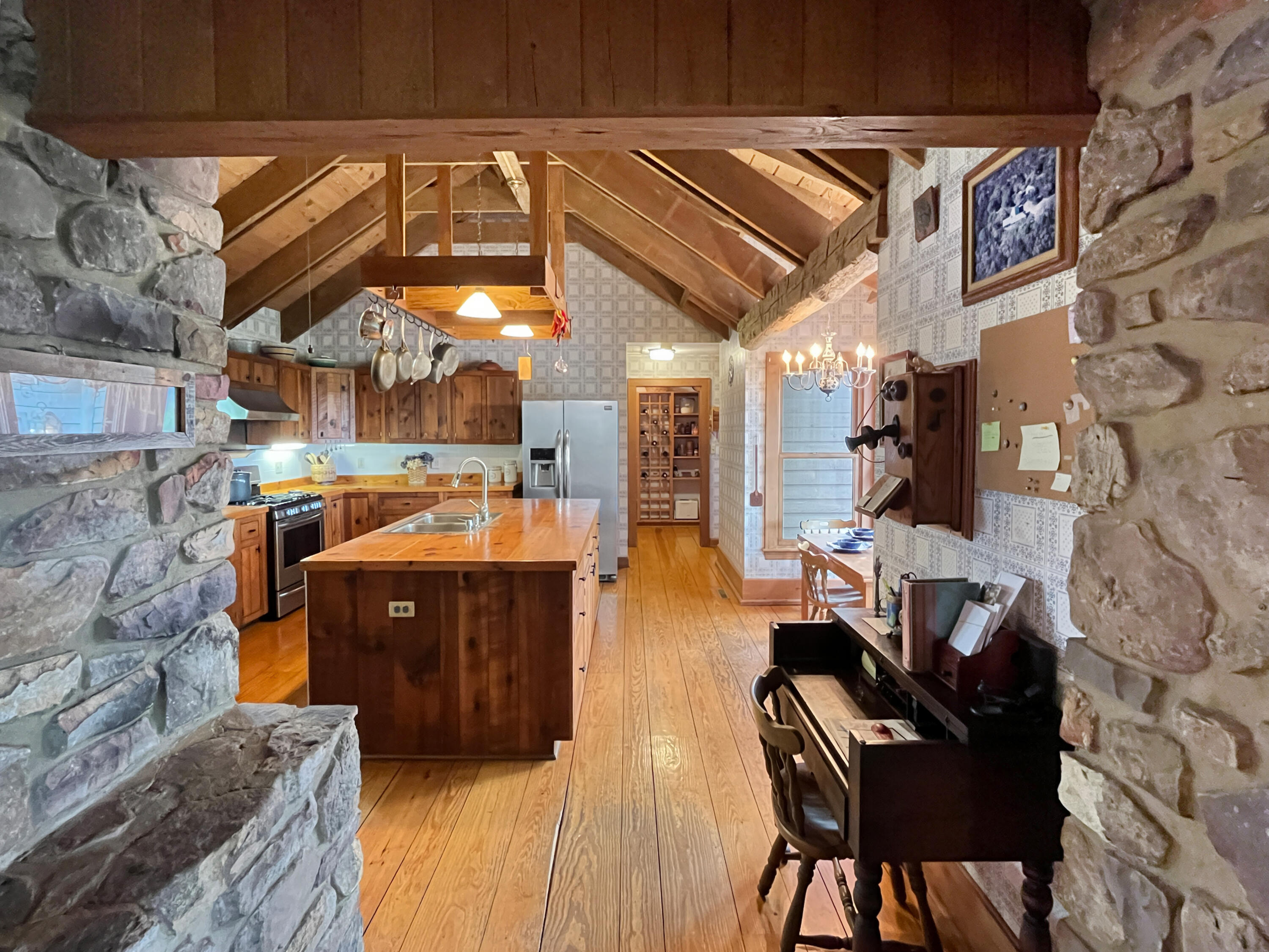388 Hemlock Ridge Ln, Catawba, Virginia image 21