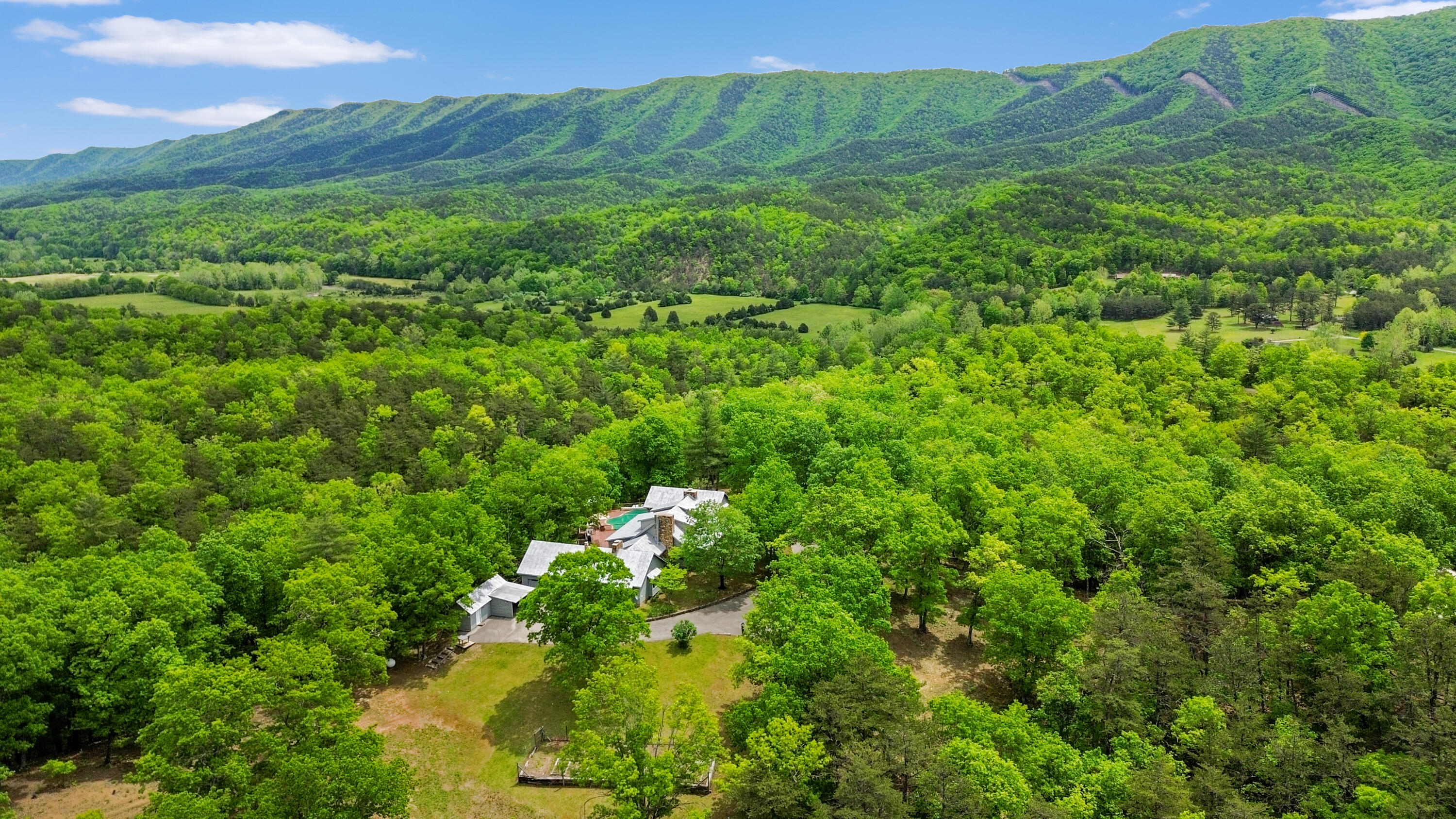 388 Hemlock Ridge Ln, Catawba, Virginia image 3