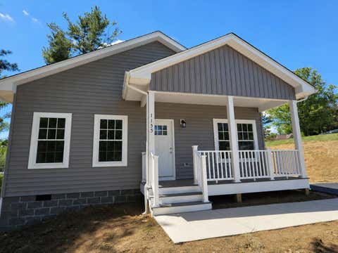 Homes For Sale - 1155 Plum St<br/> Christiansburg, VA 24073