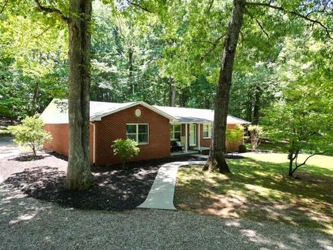 Homes For Sale - 2283 Franklin St<br/> Rocky Mount, VA 24151