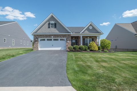 Photo of 314 Settlers RD, Fincastle, VA 24090 (MLS # 926317)