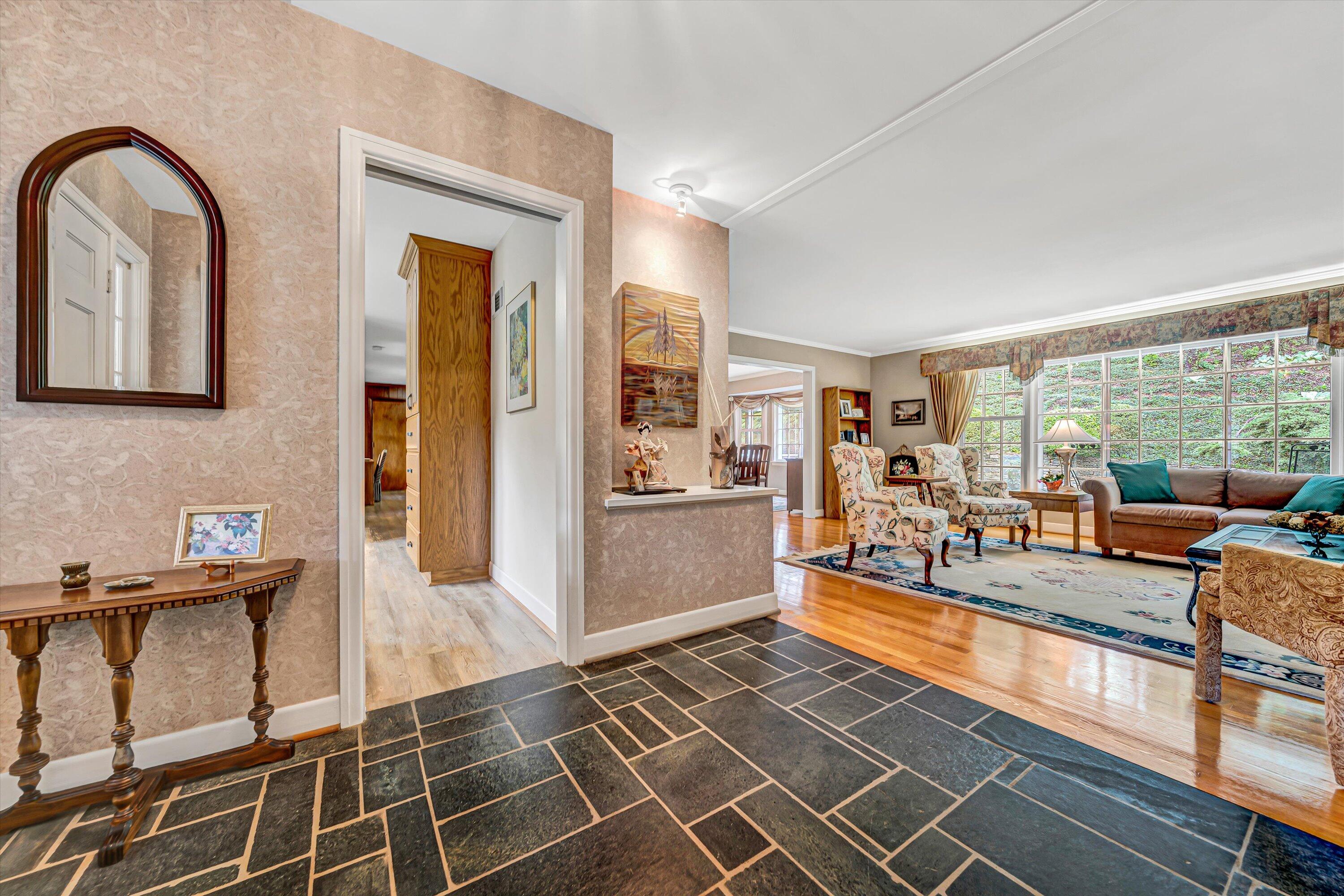 2517 Sprucewood Rd, Roanoke, Virginia image 5