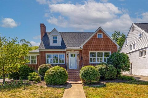 Homes For Sale - 1902 Avon Rd<br/> Roanoke City County, Roanoke, VA 24015