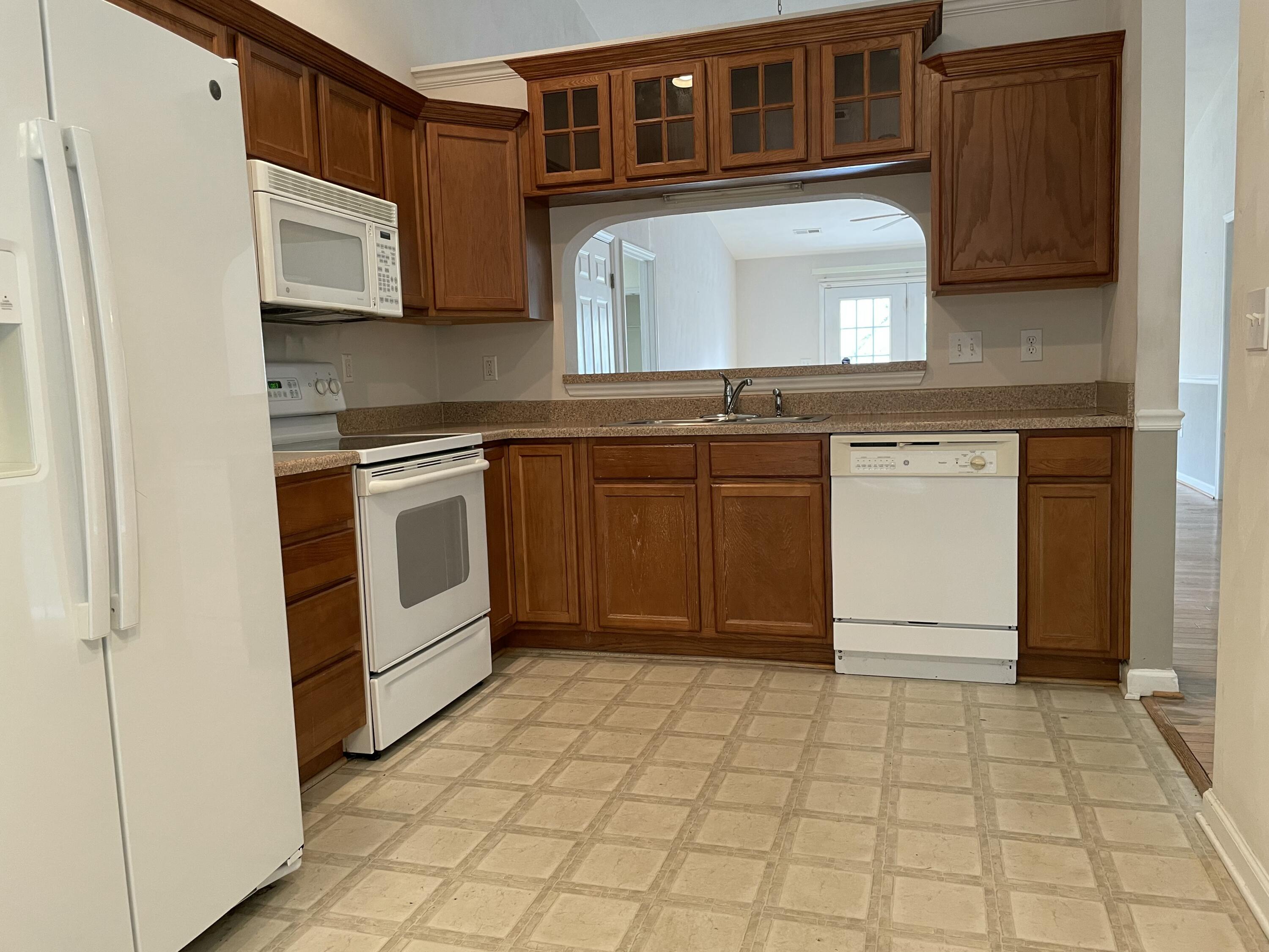 8600 South Bend Dr, Roanoke, Virginia image 6
