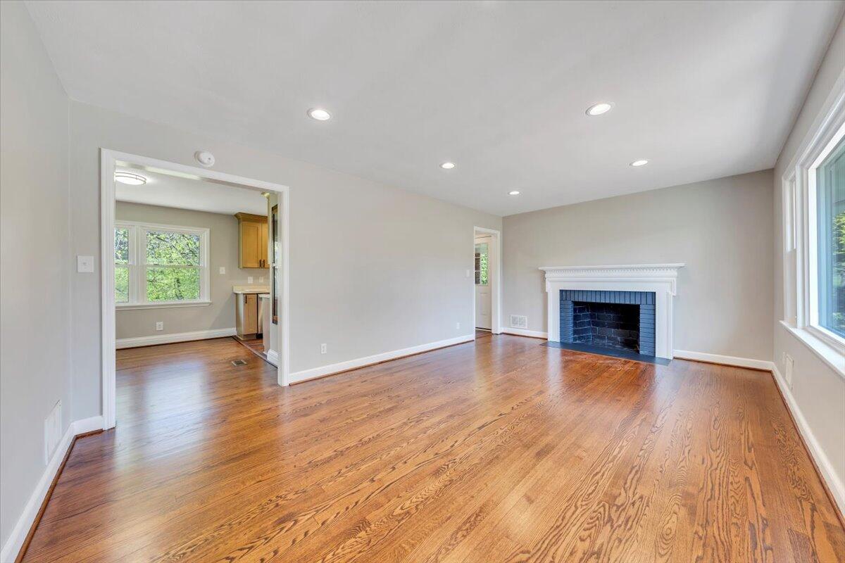 4602 Cresthill Dr, Roanoke, Virginia image 2