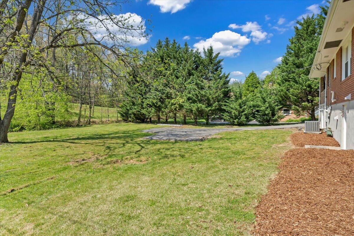 4602 Cresthill Dr, Roanoke, Virginia image 26