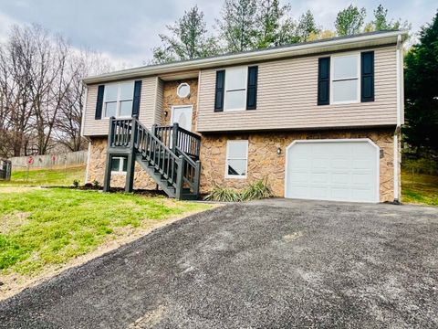 Homes For Sale - 344 Elm St<br/> Vinton, VA 24179