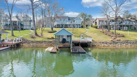 Homes For Sale - 110 Windward Dr<br/> Franklin County, Moneta, VA 24121