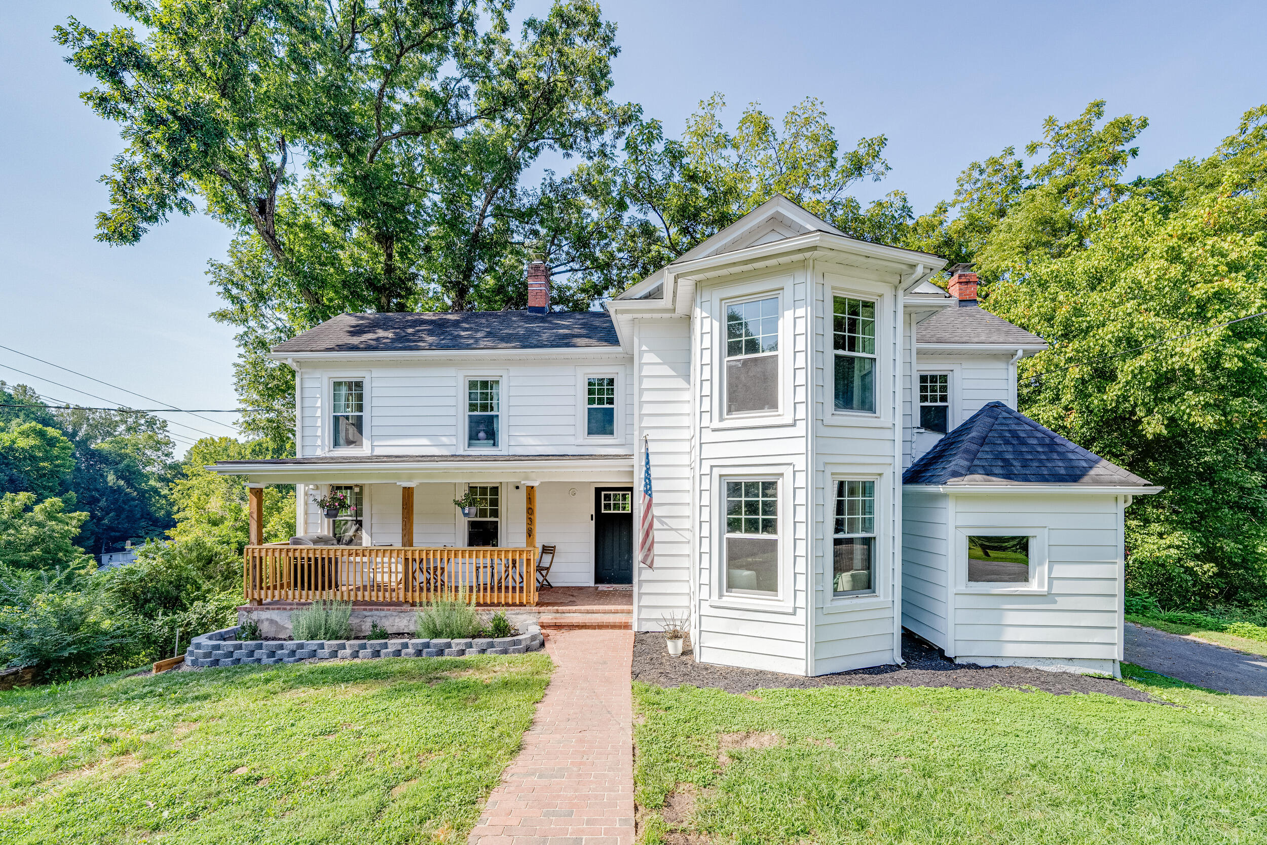 1038 Valencia Dr, Huddleston, Virginia image 1