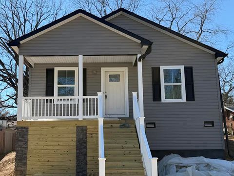 Photo of 2020 Colgate ST NE, Roanoke, VA 24012 (MLS # 925651)