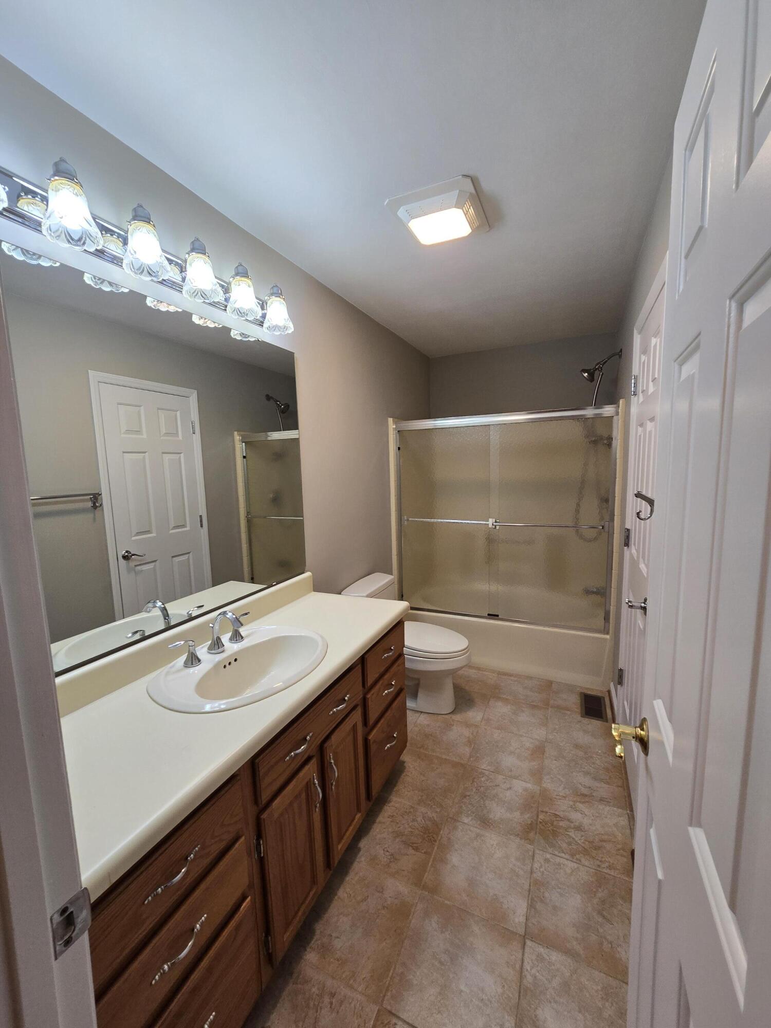 411 Raleigh Ave, Vinton, Virginia image 8