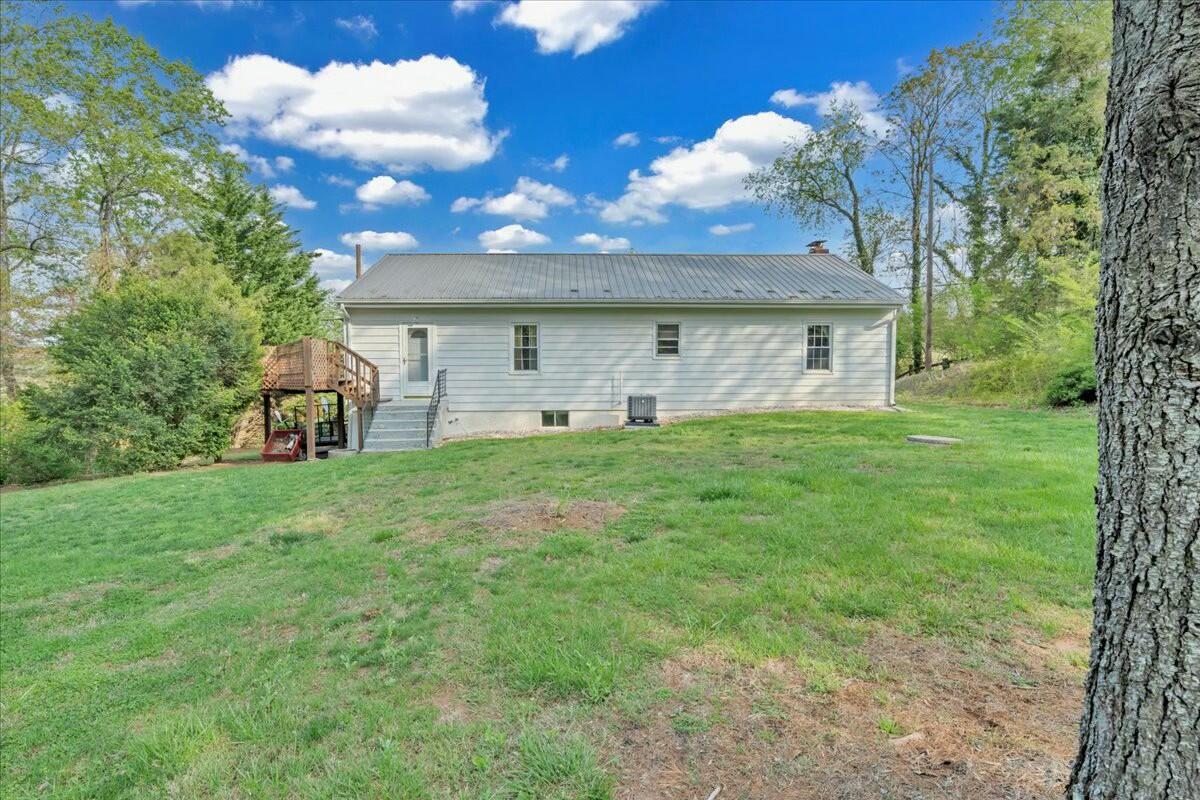 12477 North Old Moneta Rd, Moneta, Virginia image 32