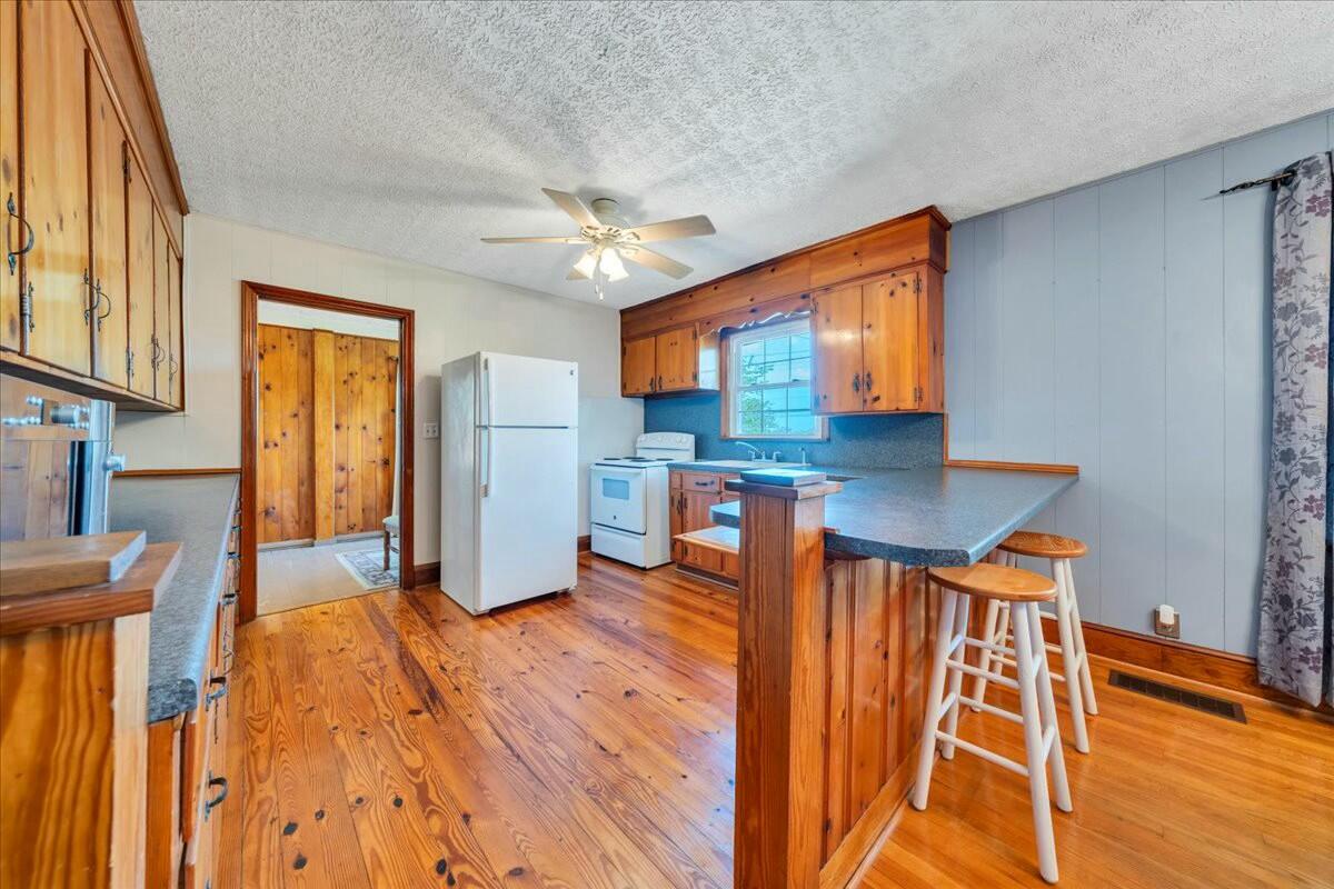12477 North Old Moneta Rd, Moneta, Virginia image 9