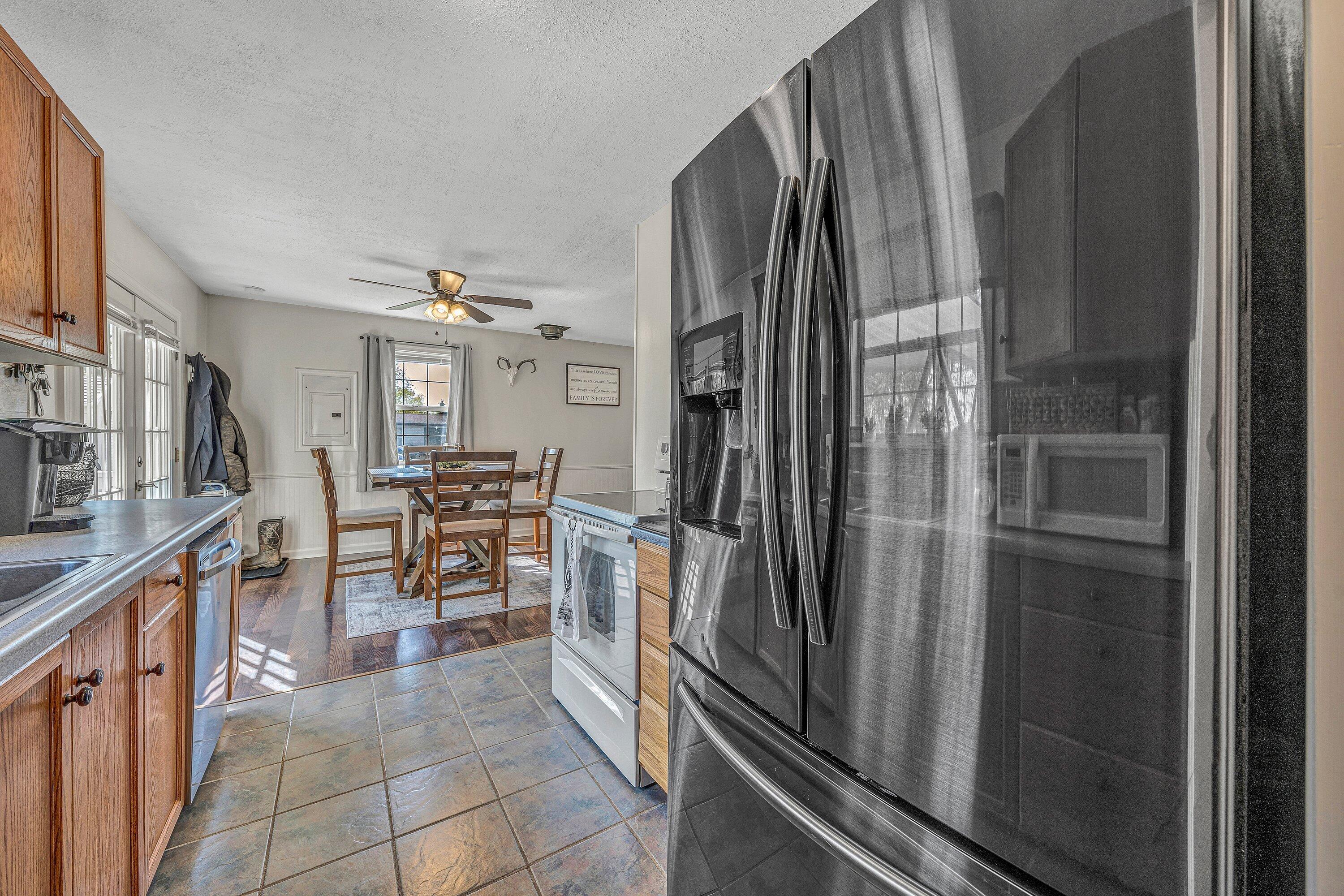 102 Lakeview Ct, Goodview, Virginia image 10
