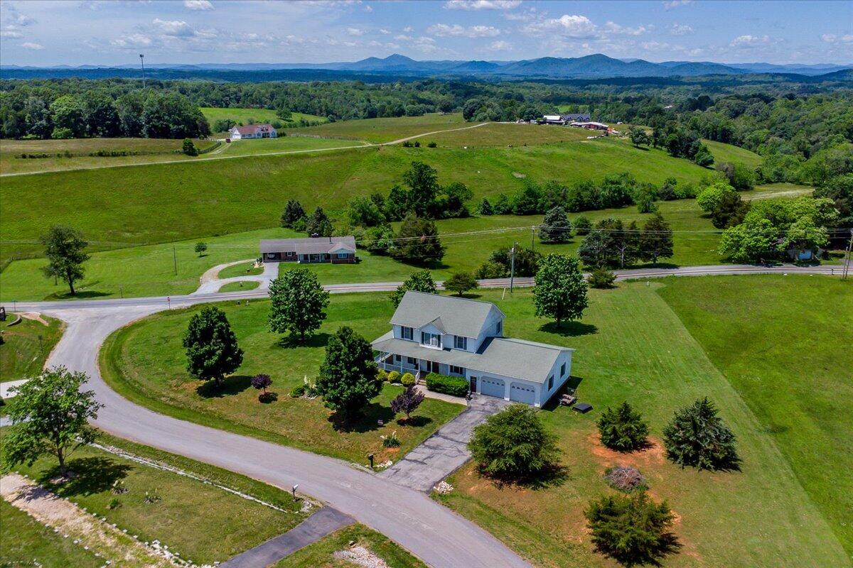 1064 Savanna Hills Dr, Moneta, Virginia image 6