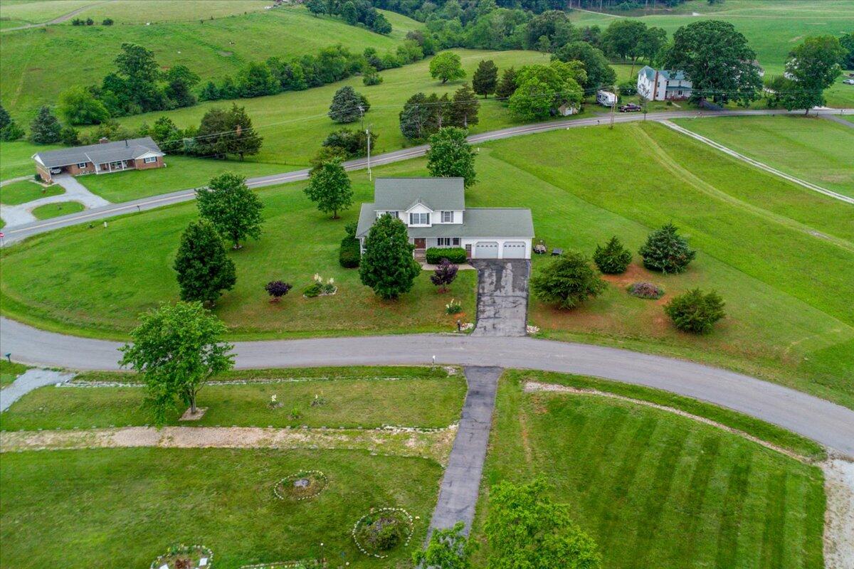 1064 Savanna Hills Dr, Moneta, Virginia image 9