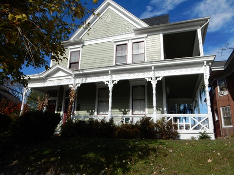 Apartment For Rent - 379 Walnut Ave #4<br/> Roanoke, VA 24016