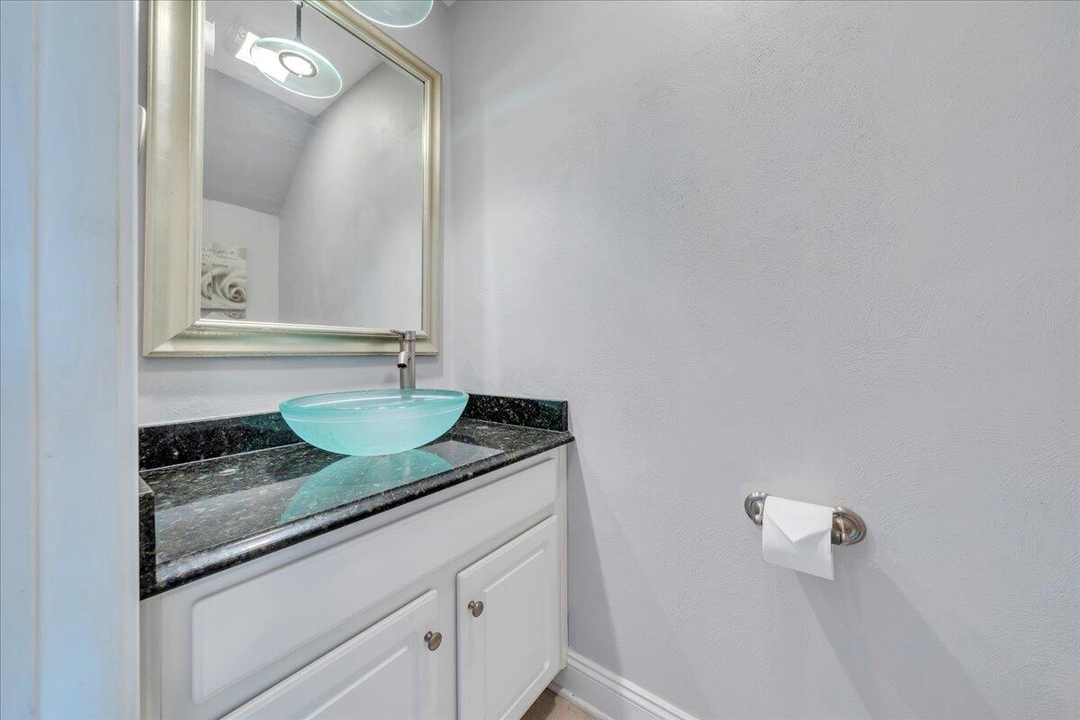 6711 Village Green Dr, Roanoke, Virginia image 14
