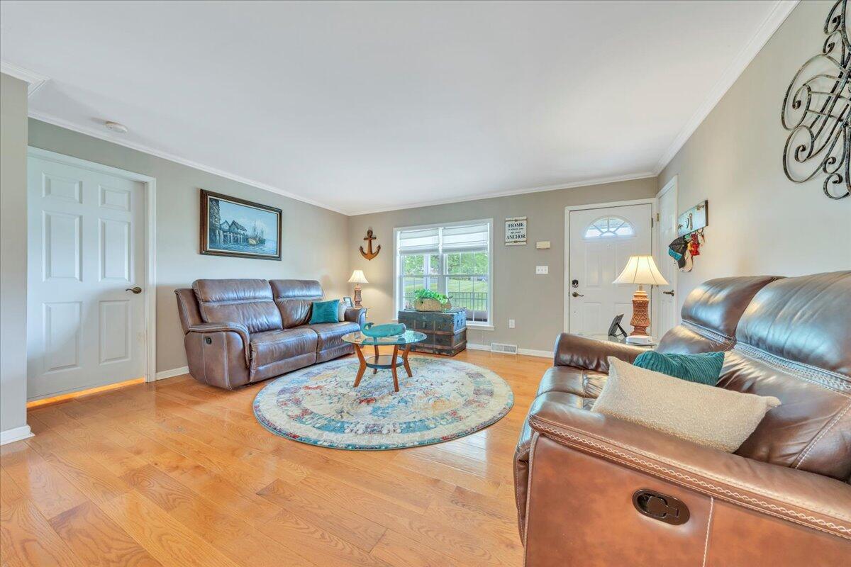 414 Mallard Cove Rd, Moneta, Virginia image 8