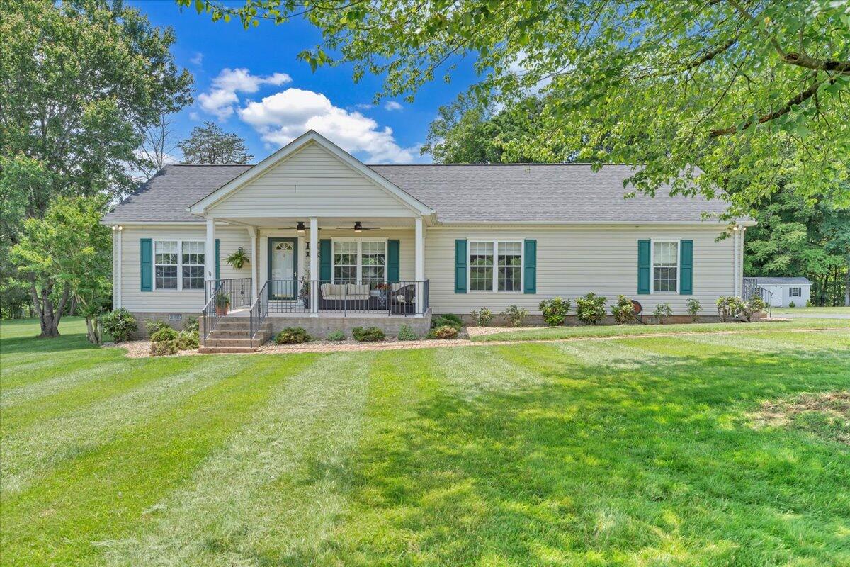 414 Mallard Cove Rd, Moneta, Virginia image 1
