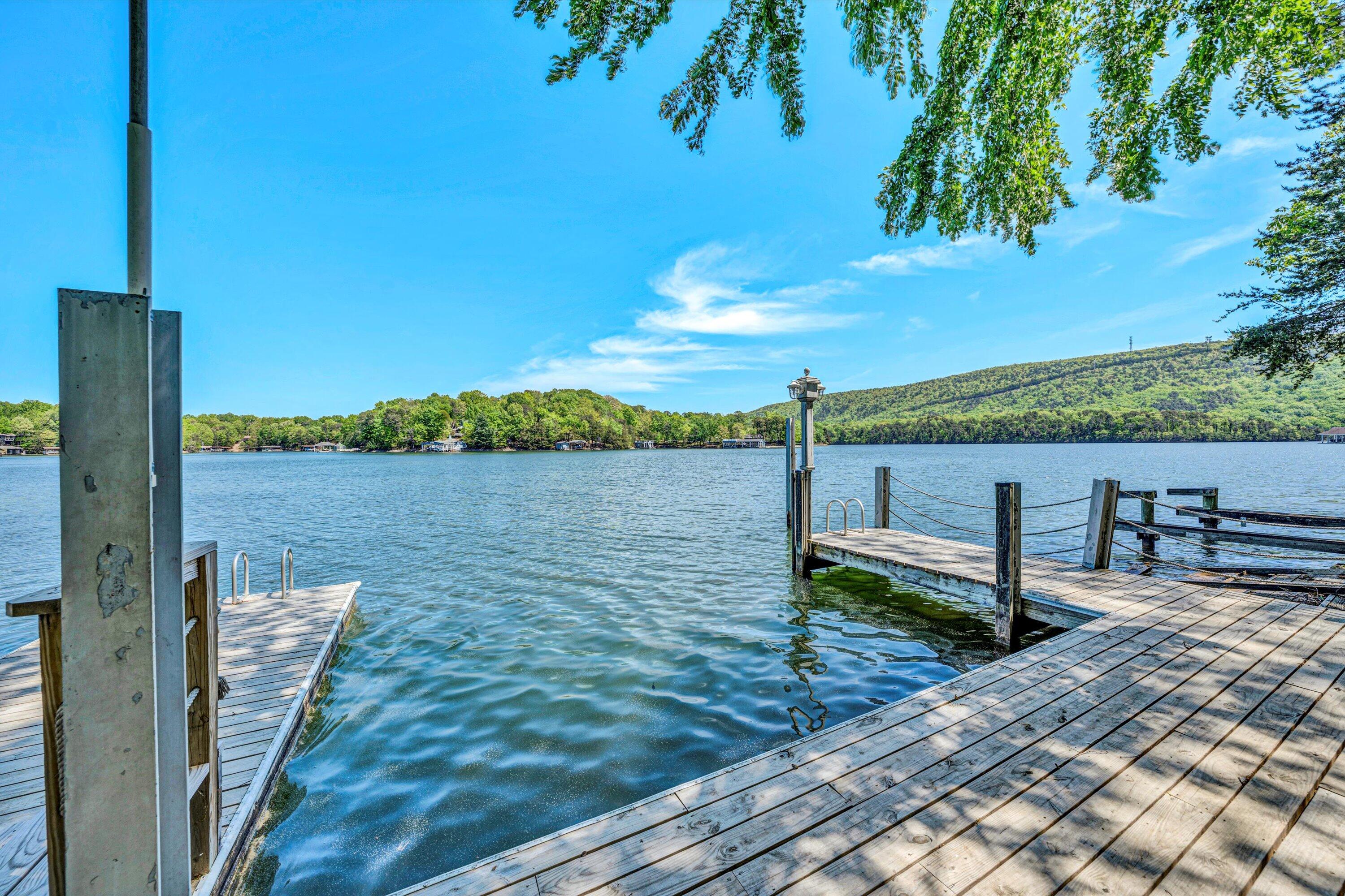126 Tradewind Ter, Huddleston, Virginia image 8